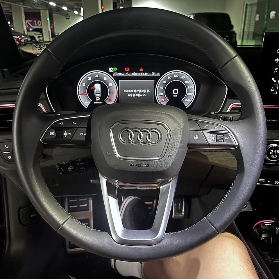 Audi A4 B10 steering wheel - Audi A4 Custom Steering Wheel Upgrade Review photo 4