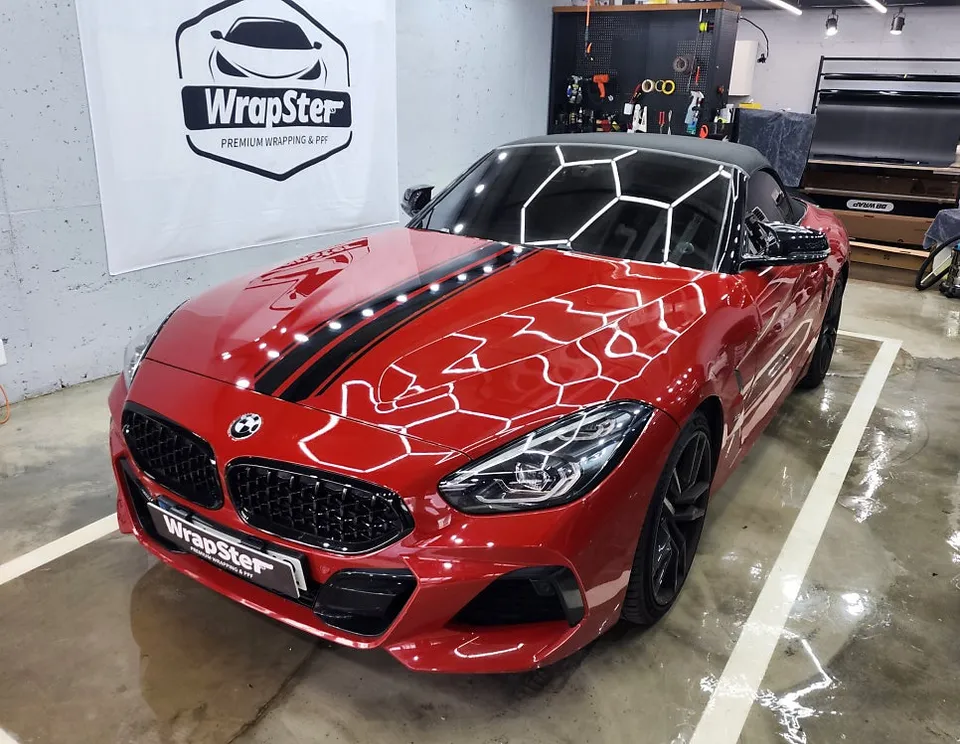 BMW Z4 vinyl wrap - BMW Z4 Hood Decal Wrap Review: Sporty Gloss Black Finish photo 5