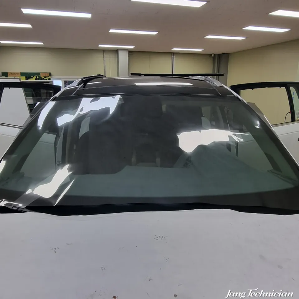Hyundai IONIQ window tinting - Hyundai IONIQ Window Tinting Review — Enhanced Aesthetics & Comfo photo 3