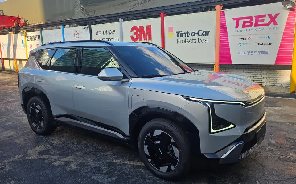 Kia EV5 window tinting - Kia EV5 Window Tinting Review: Premium Reflective Film photo 3
