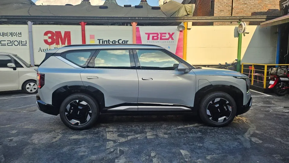 Kia EV5 window tinting - Kia EV5 Window Tinting Review: Premium Reflective Film photo 4