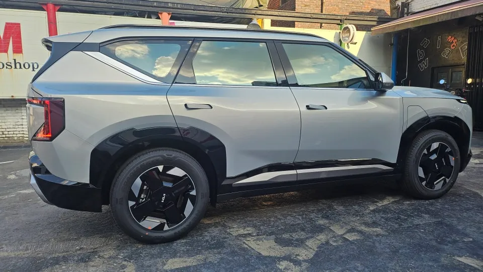 Kia EV5 window tinting - Kia EV5 Window Tinting Review: Premium Reflective Film photo 5
