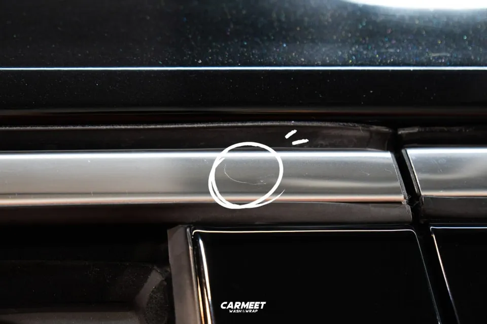 Kia Sorentoのカーラッピング事例 施工写真 1-2