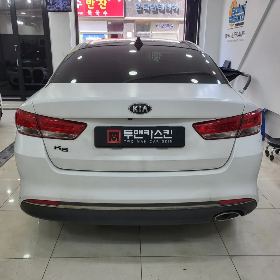 Kia K5のカーラッピング事例｜費用目安・仕上がり 施工写真 1-2