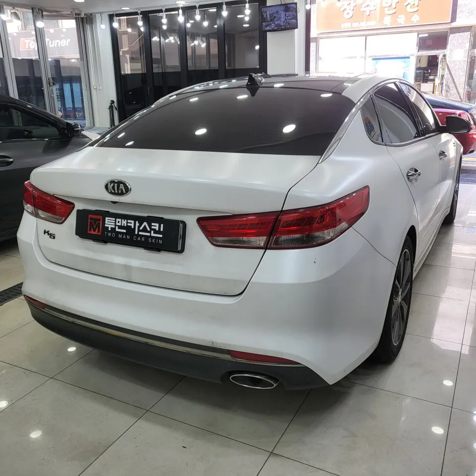 Kia K5のカーラッピング事例｜費用目安・仕上がり 施工写真 3-2