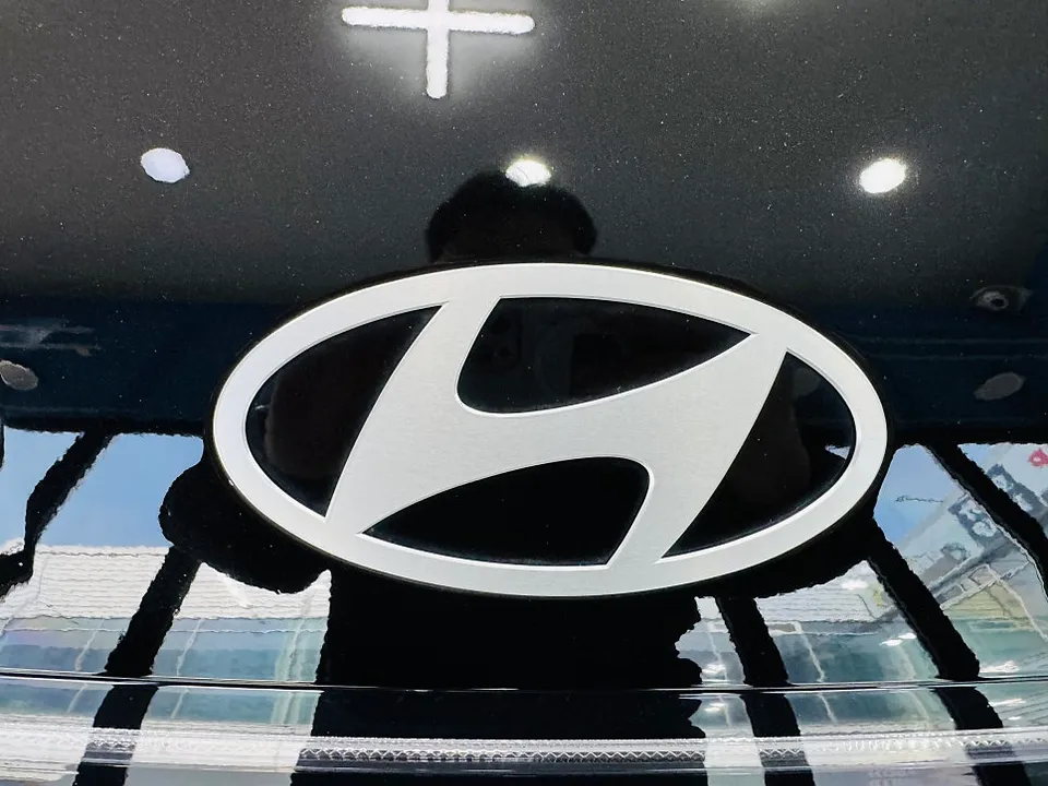 Hyundai Sonata DN8のカーラッピング事例|費用目安・仕上がり 写真