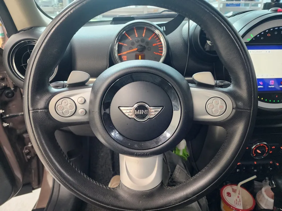 MINI Countryman R60 steering wheel - MINI Countryman R60 Steering Wheel Customization Review photo 3