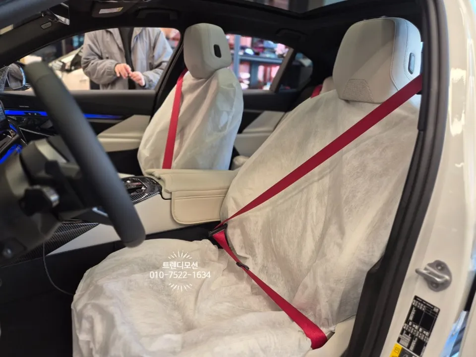BMW i5 interior customization - BMW i5 Interior Customization Review — Cost & Results photo 5