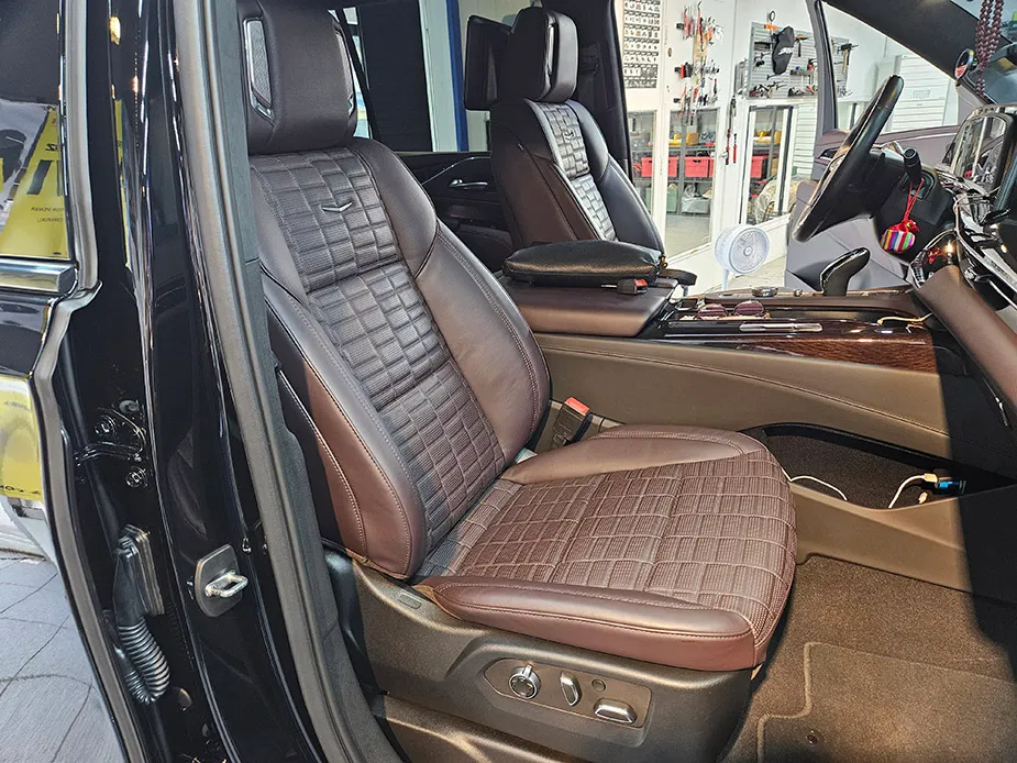 Cadillac Escalade oem options - Cadillac Escalade OEM Options Review: Added Convenience photo 3