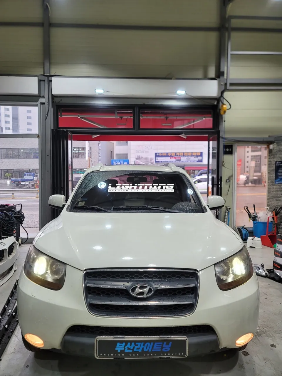 Hyundai Azeraのカーフィルム施工事例|費用目安・仕上がり 施工写真 3-2