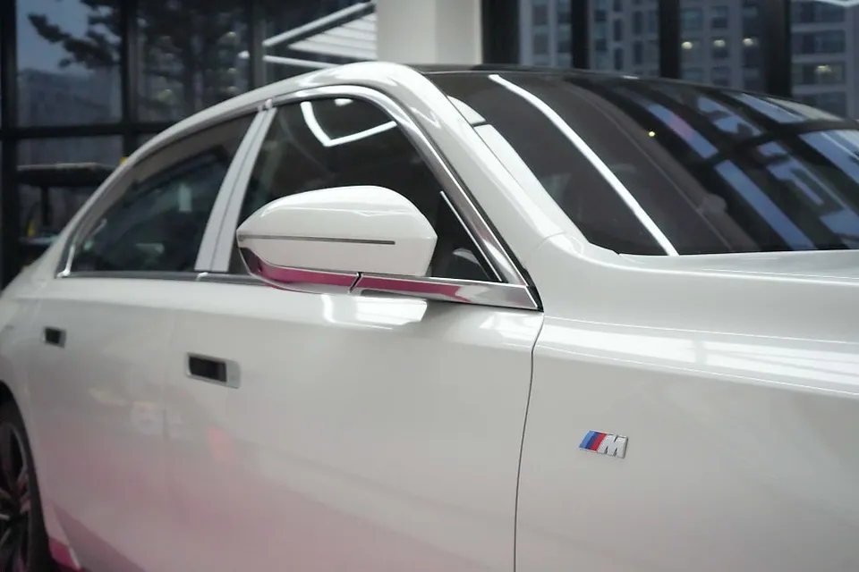 BMW 7 Seriesのカーラッピング事例｜費用目安・仕上がり 施工写真 3-3