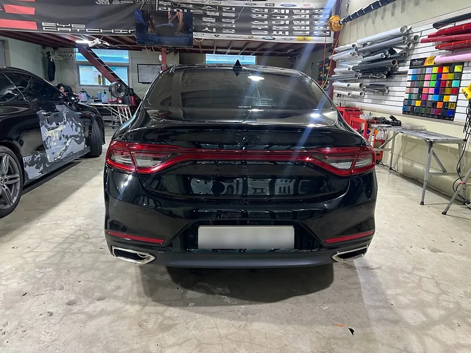 Hyundai Grandeur IGのカーラッピング事例|費用目安・仕上がり 施工写真 2-1