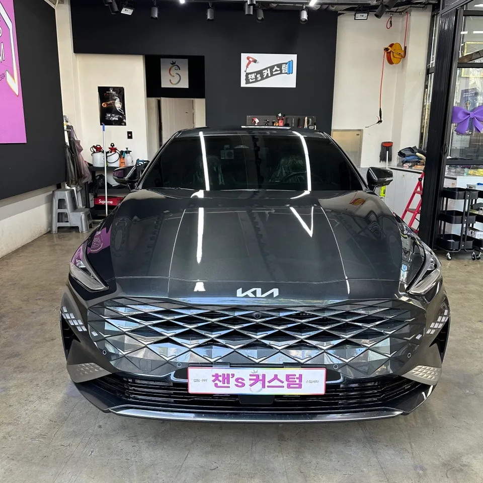 Kia K8 vinyl wrap installation result
