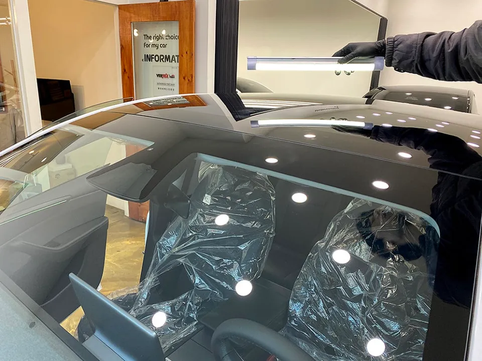 Tesla Model Yのカーフィルム施工事例｜費用目安・仕上がり 施工写真 1-2