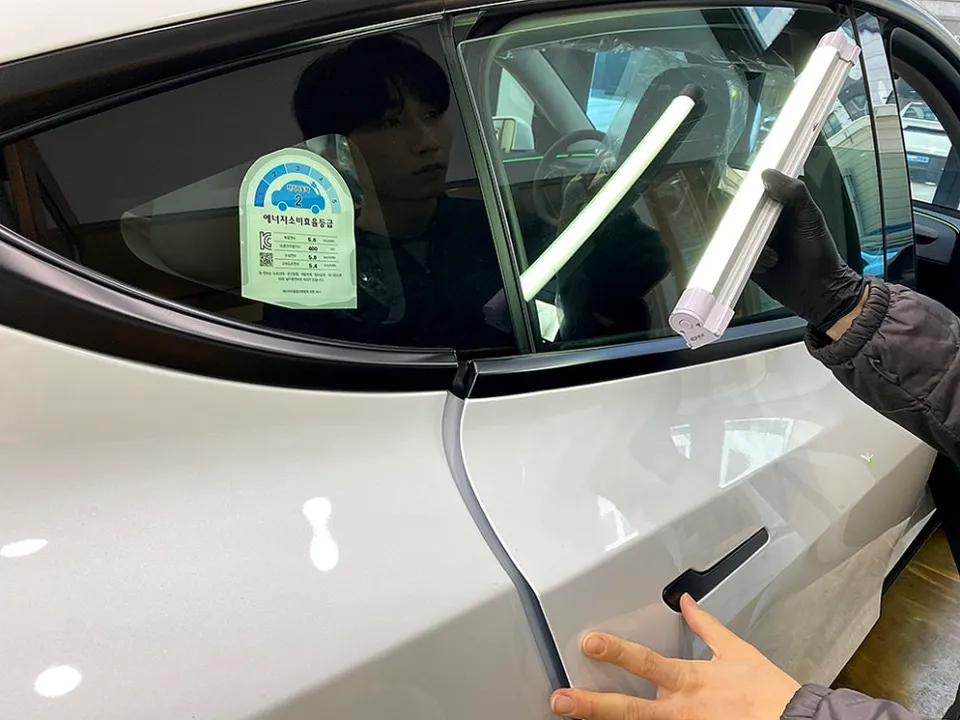 Tesla Model Yのカーフィルム施工事例｜費用目安・仕上がり 施工写真 2-3