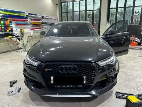 Audi A6のカーラッピング事例|サテンホワイトパール 施工写真 1-1