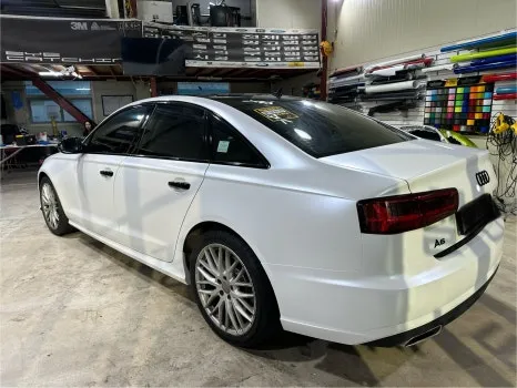 Audi A6のカーラッピング事例|サテンホワイトパール 施工写真 2-2
