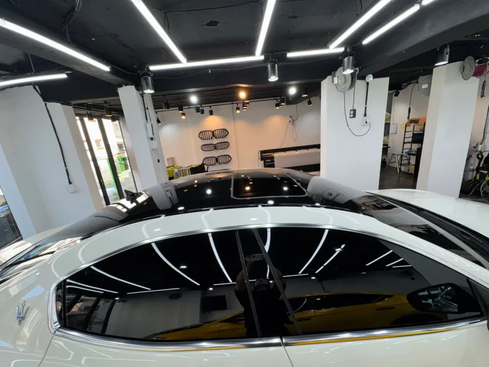 Maserati Ghibliのカーラッピング事例｜費用目安・仕上がり 施工写真 1-2