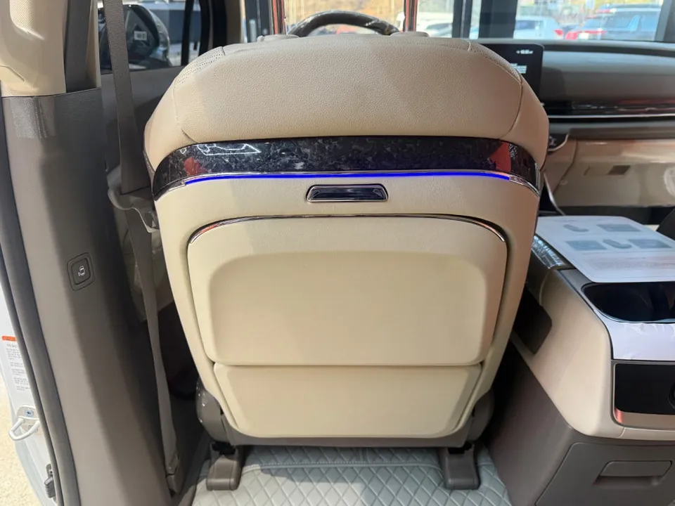 Kia Carnivalのカーフィルム施工事例｜断熱・スモーク効果 写真