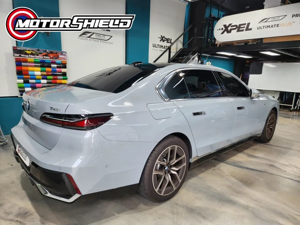 BMW 7 Seriesのカーラッピング事例｜費用目安・仕上がり 施工写真 2-2