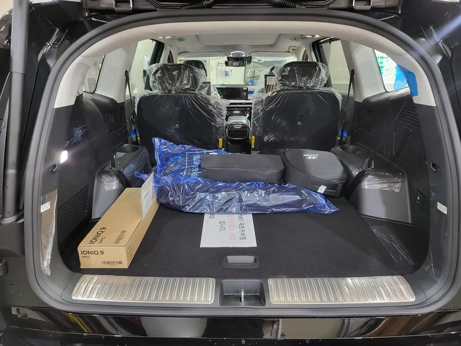 Hyundai IONIQ 9のカーフィルム施工事例|費用目安・仕上がり 施工写真 1-2
