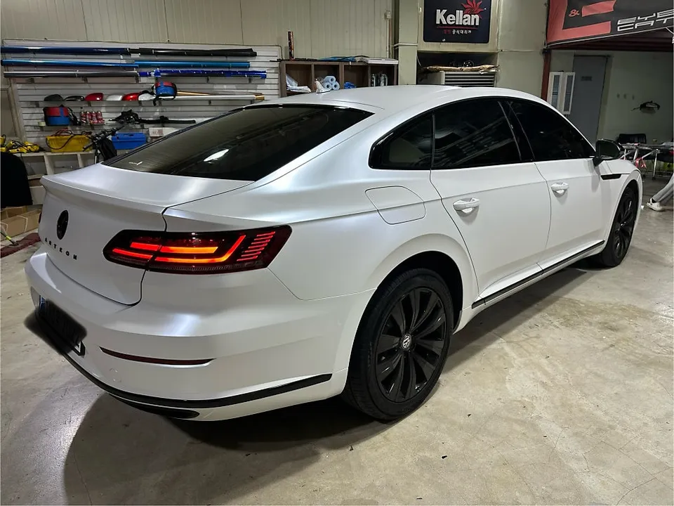 Volkswagen Arteonのカーラッピング事例 施工写真 2-2