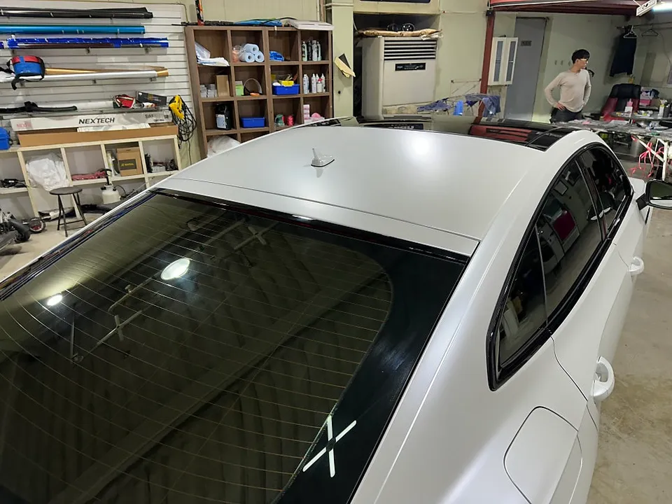 Volkswagen Arteonのカーラッピング事例 施工写真 4-2