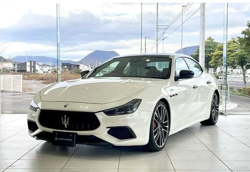 Maserati Ghibli body kit installation result