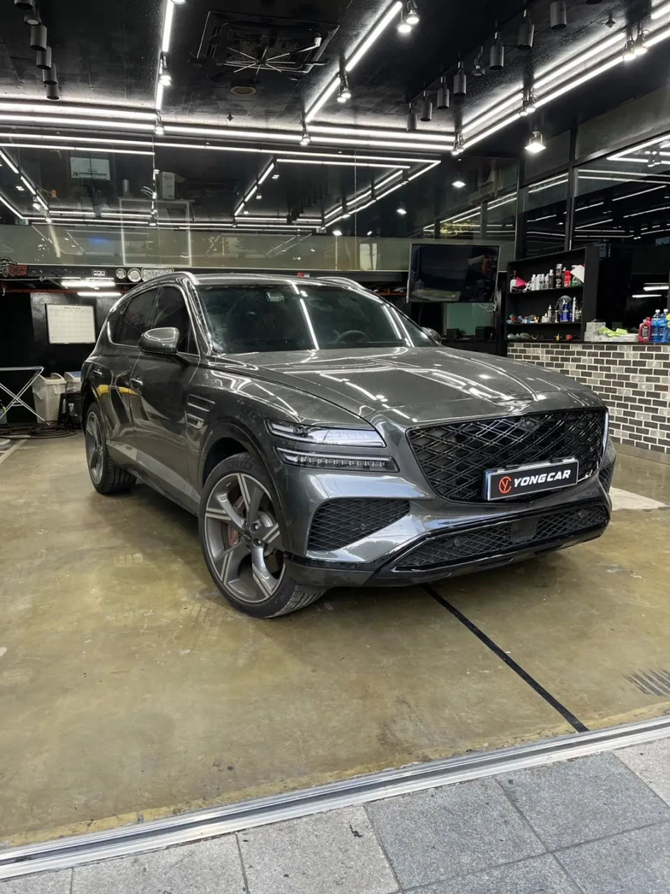 Genesis GV80 PPF施工事例｜スモークフィルムとクローム除去 写真