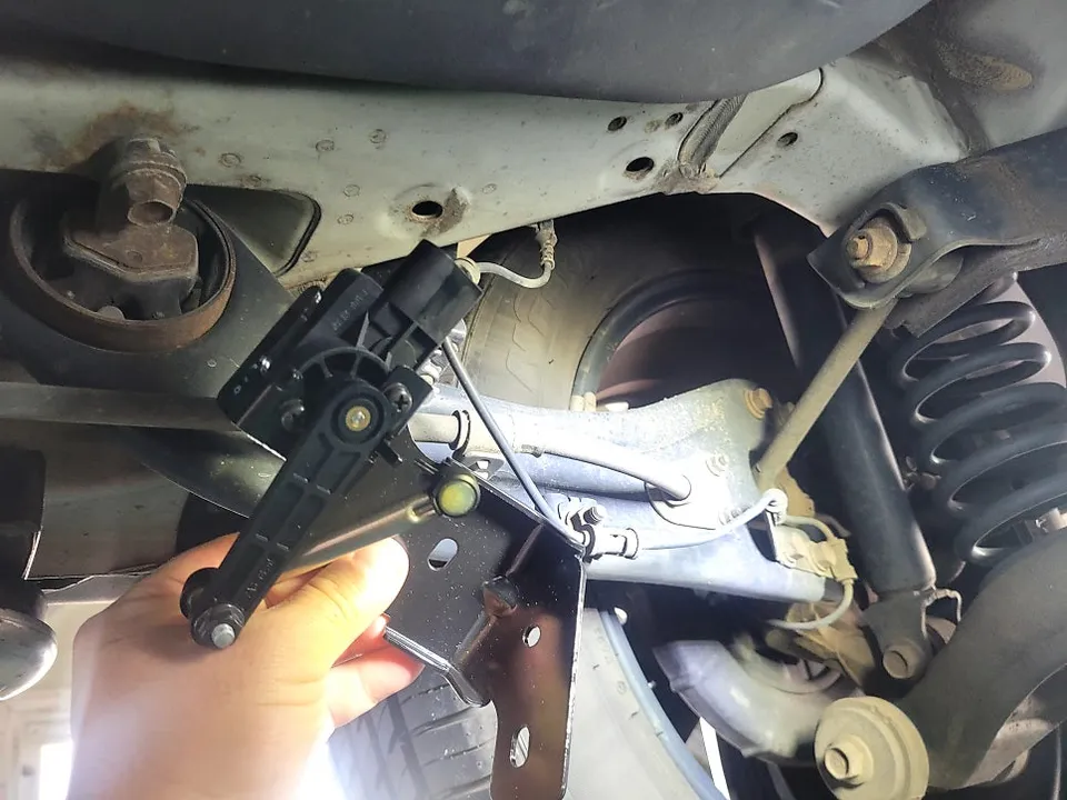 Kia Sportage R lighting upgrade - Kia Sportage R HID Lighting Upgrade Review — Enhanced Visibility photo 4