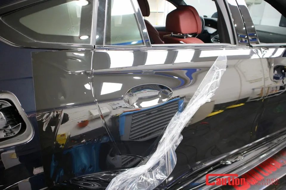 BMW X6 vinyl wrap - BMW X6 Vinyl Wrap Review: High Gloss Black Transformation photo 5