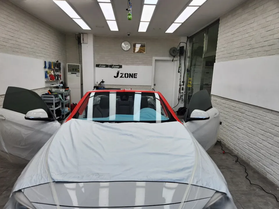 BMW i5のカーフィルム施工事例|費用目安・仕上がり 施工写真 3-2