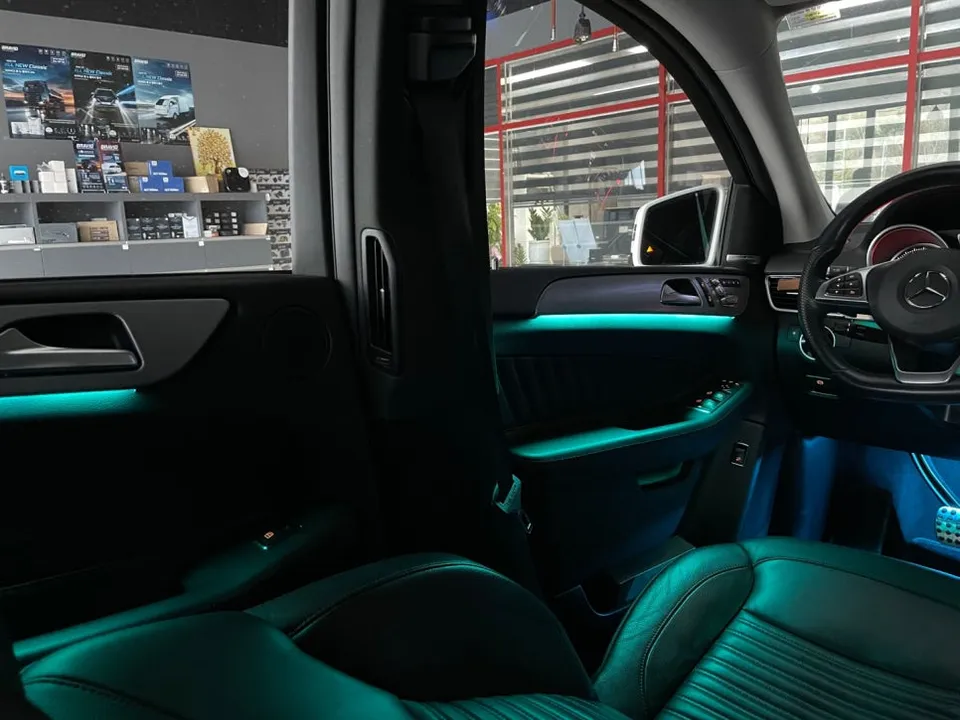 Mercedes-Benz GLE ambient lighting - Mercedes-Benz GLE Ambient Lighting Review — Enhanced Interior photo 3