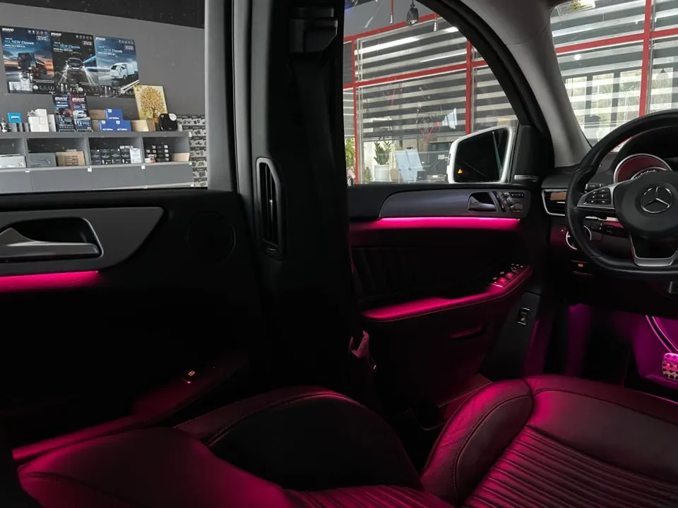 Mercedes-Benz GLE ambient lighting - Mercedes-Benz GLE Ambient Lighting Review — Enhanced Interior photo 4
