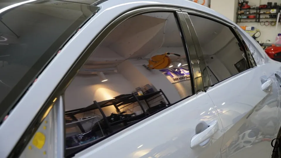 Hyundai Elantra Nのカーラッピング事例 施工写真 3-2