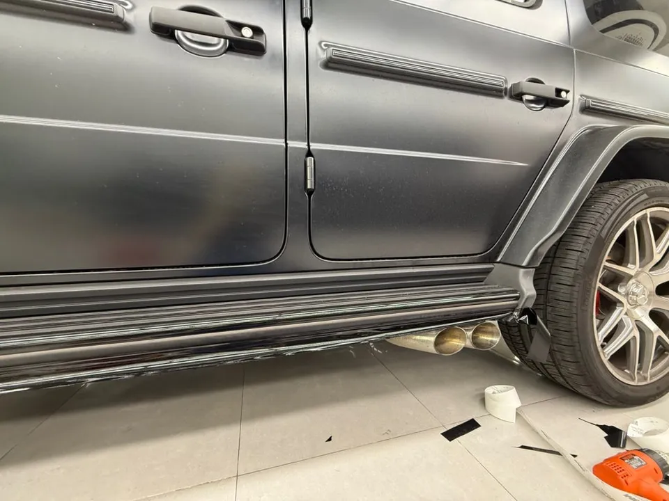 Mercedes-Benz G63 AMGのカーラッピング事例 施工写真 1-3
