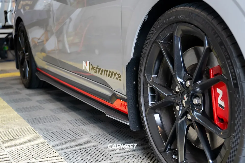 Hyundai Elantra Nのカーラッピング事例|費用目安・仕上がり 施工写真 3-1