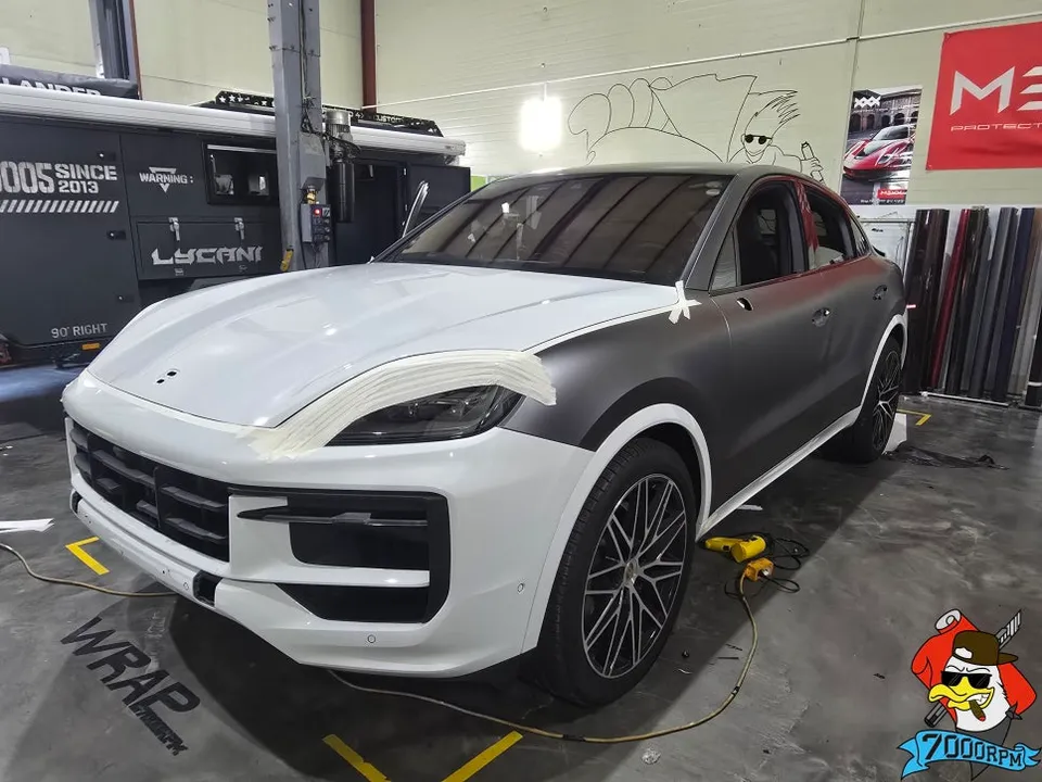Porsche Cayenne vinyl wrap - Porsche Cayenne Vinyl Wrap Review — 3M Satin Dark Gray Transforma photo 5