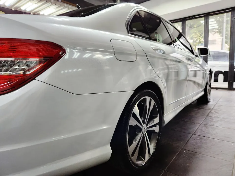 Mercedes-Benz Cクラスのカーラッピング事例|費用目安・仕上がり 施工写真 3-3