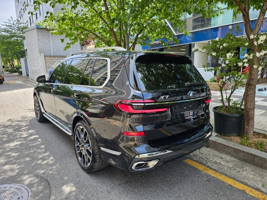 BMW X7 window tinting - BMW X7 Window Tinting Review: Enhanced Style & Comfort photo 4