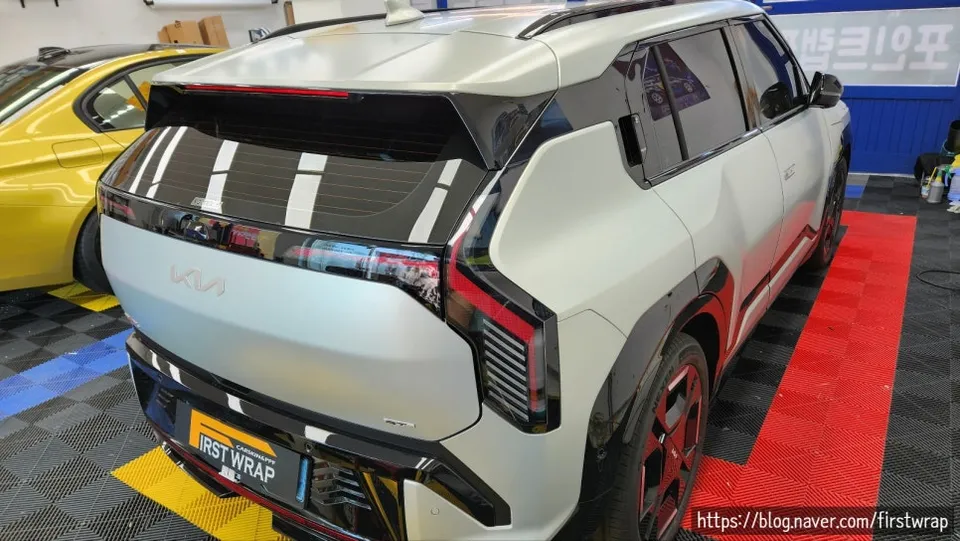 Kia EV3のPPF施工事例｜費用目安と仕上がり 施工写真 1-2