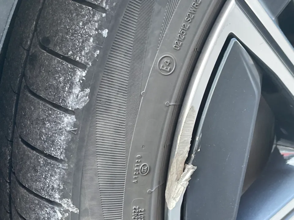 BMW i7 G70 wheel repair - BMW i7 G70 Wheel Refinishing Review — Diamond Cut Restoration photo 4