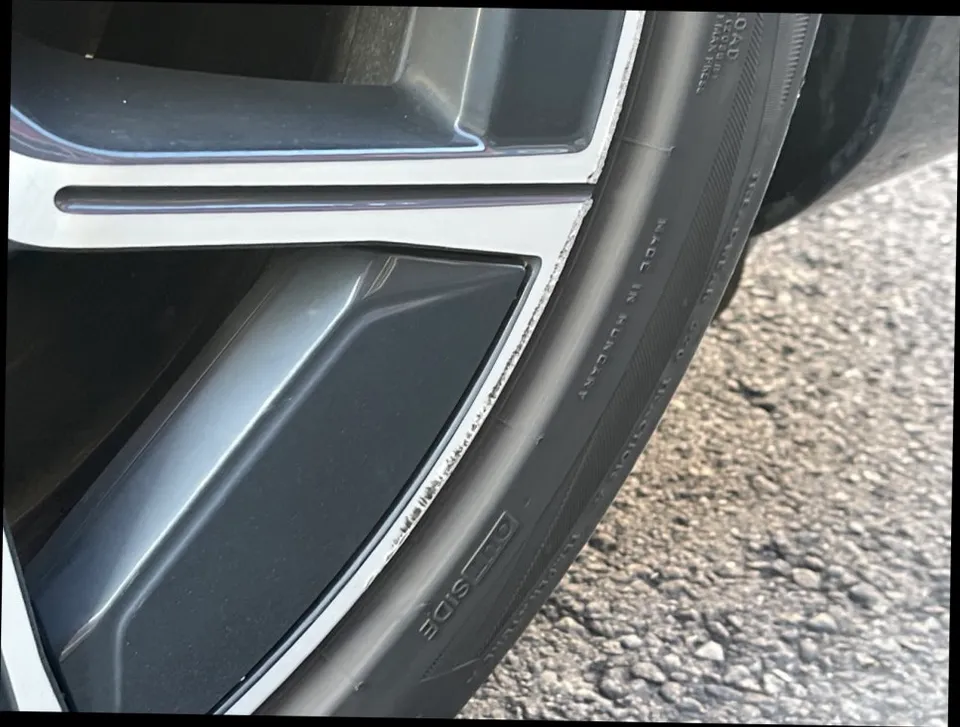 BMW i7 G70 wheel repair - BMW i7 G70 Wheel Refinishing Review — Diamond Cut Restoration photo 5