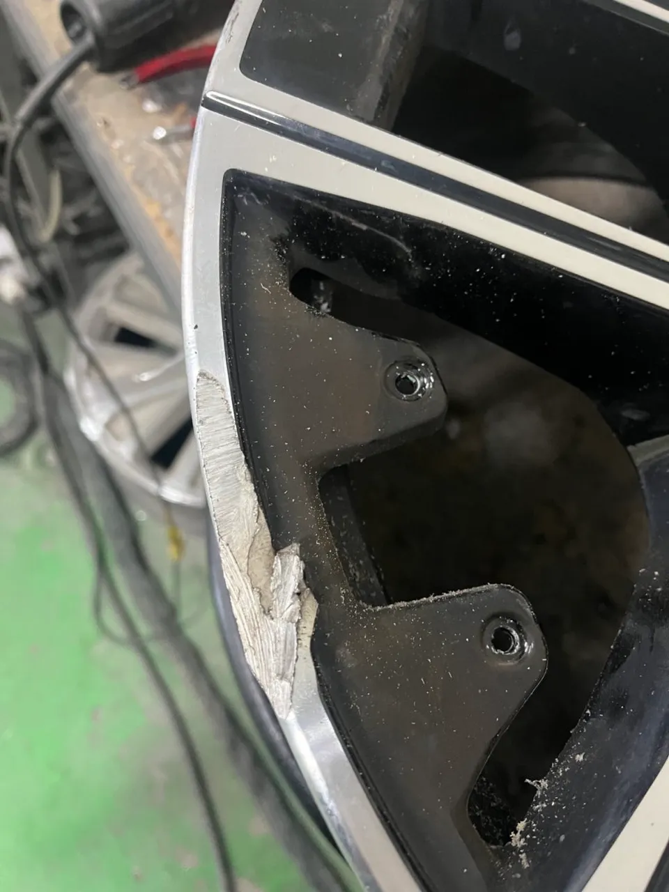 BMW i7 G70 Wheel Refinishing Review — Diamond Cut Restoration After