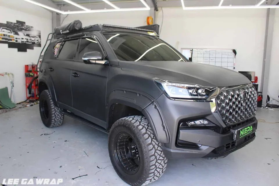 SsangYong Rextonのカーラッピング事例|費用目安・仕上がり 施工写真 2-1