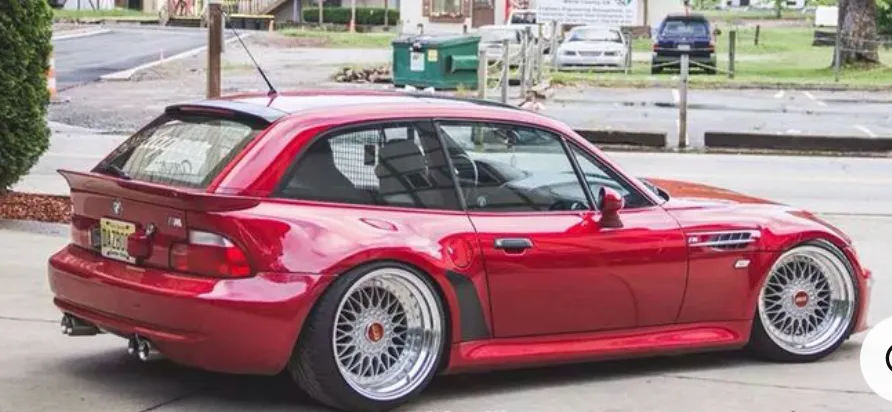 BMW 1 Series F20のカーラッピング事例:Z3M風デカールとクローム除去 施工写真 2-3