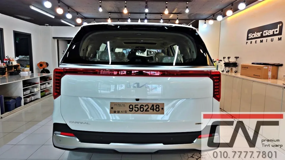 Kia Carnival KA4のカーフィルム施工事例|費用目安・仕上がり 施工写真 3-1