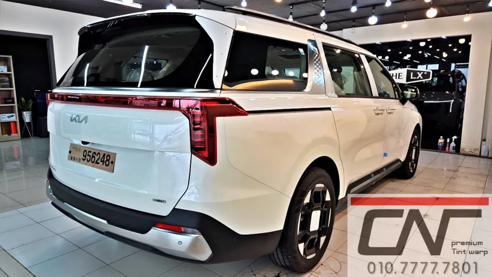 Kia Carnival KA4のカーフィルム施工事例|費用目安・仕上がり 施工写真 1-2