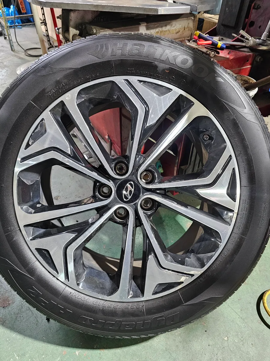 Hyundai Santa Fe TM wheel repair installation result