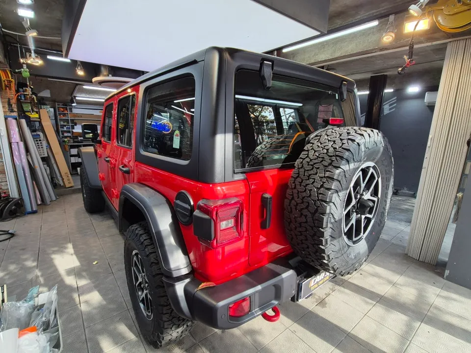 Jeep Wrangler Rubiconのカーフィルム施工事例｜費用目安・仕上がり 施工写真 1-2